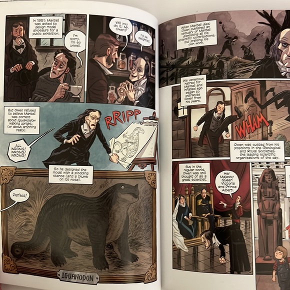 Science Comics 2 Book Bundle - Picture 16 of 16